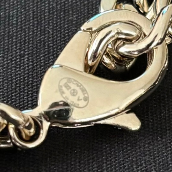 Authentic Chanel 22C Mini Mesh Bag Runway Chain Belt Bag - Picture 2 of 7